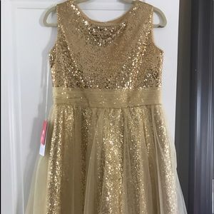 Gold girls holiday or for wedding